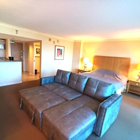 Ilikai Apt 302 - Spacious Studio With Stunning Ocean & Harbor Views Honolulu Exterior photo