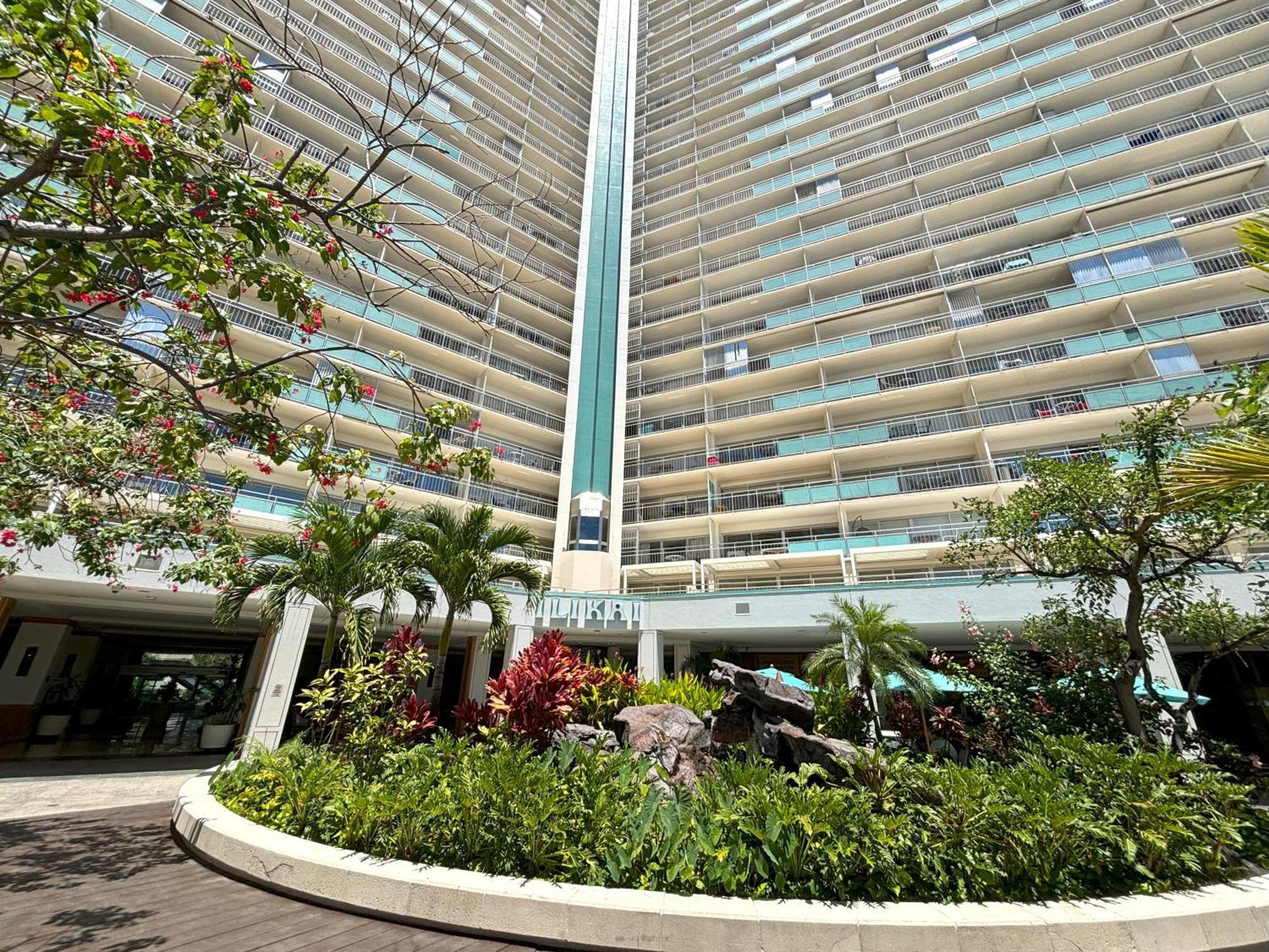 Ilikai Apt 302 - Spacious Studio With Stunning Ocean & Harbor Views Honolulu Exterior photo